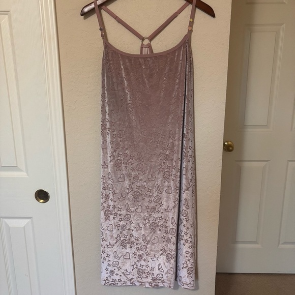 Disney Parks Princess Pink Velvet Dress Women’s Size XL stretchy - Picture 1 of 5